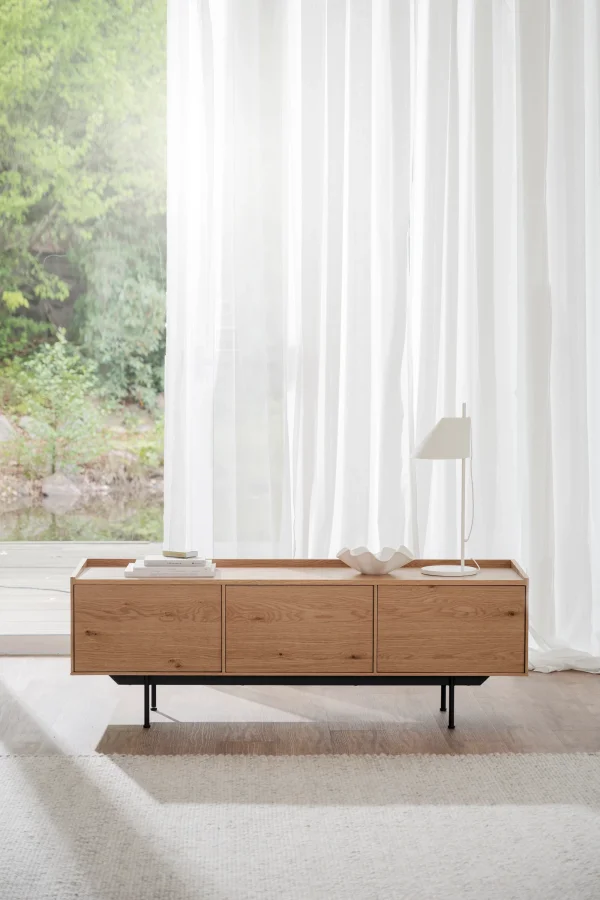 ROWICO Brewerton TV-bord, m. 3 drer og 3 hyller - naturlig villeikfiner og svart metall (160x40)