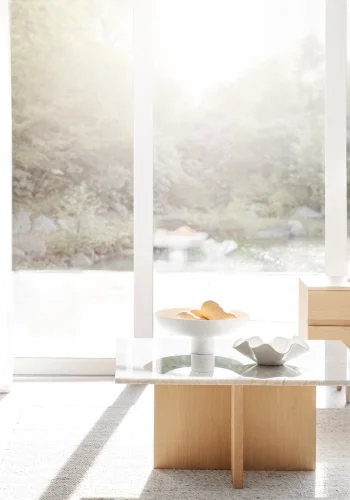 ROWICO Moresby TV-bord, m. 3 drer - hvitpigmentert eikefiner og eik (135x40)