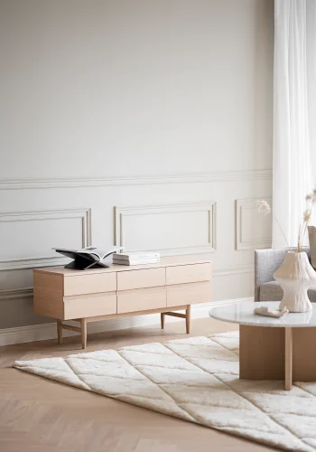 ROWICO Moresby TV-bord, m. 3 drer - hvitpigmentert eikefiner og eik (135x40)