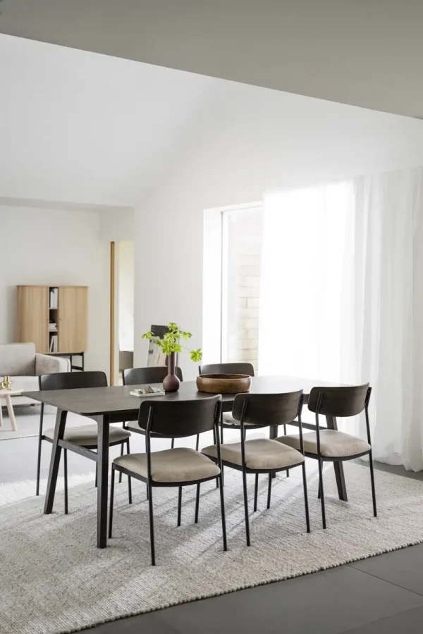 ROWICO Maymont spisestuestol, stablebar - lys beige stoff, brun eik og svart metall