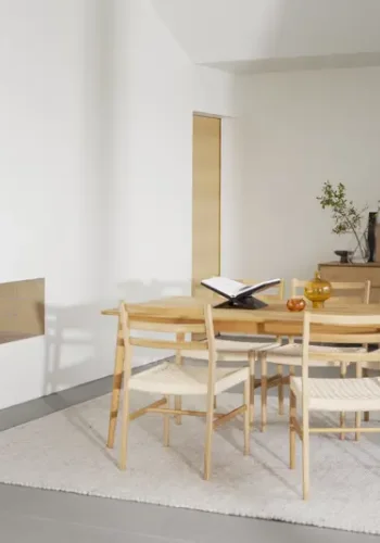 ROWICO Harlan spisestuestol - lys beige papirsnor og naturlig eik