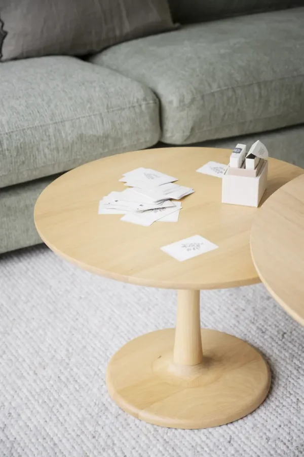 ROWICO Hobart salongbord, rundt - naturlig eik (60)