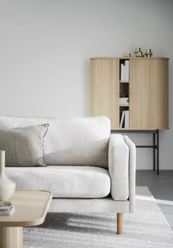 ROWICO Braden 3 pers. sofa - lys beige stoff og naturlig eik