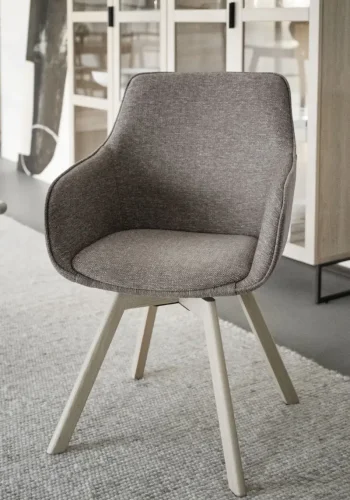 ROWICO Alison spisebordsstol, drejelig, m. armln - mrk beige stof og hvidpigmenteret egetr