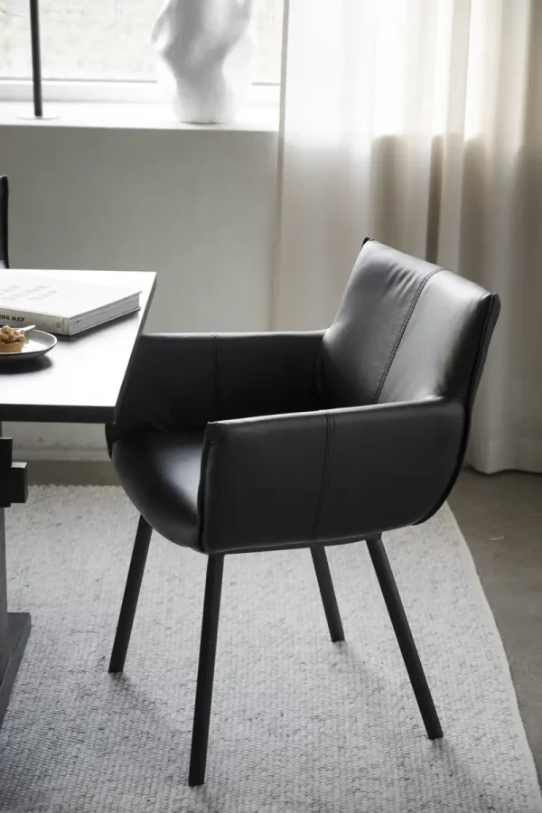 ROWICO Hinckley spisebordstol, m. armlener - svart skinn og sort metall