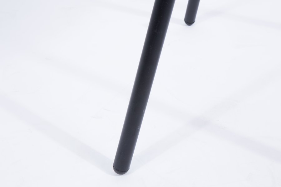 ZUIVER EIK brettbord, rundt - naturlig eik og sort stl (46,5)