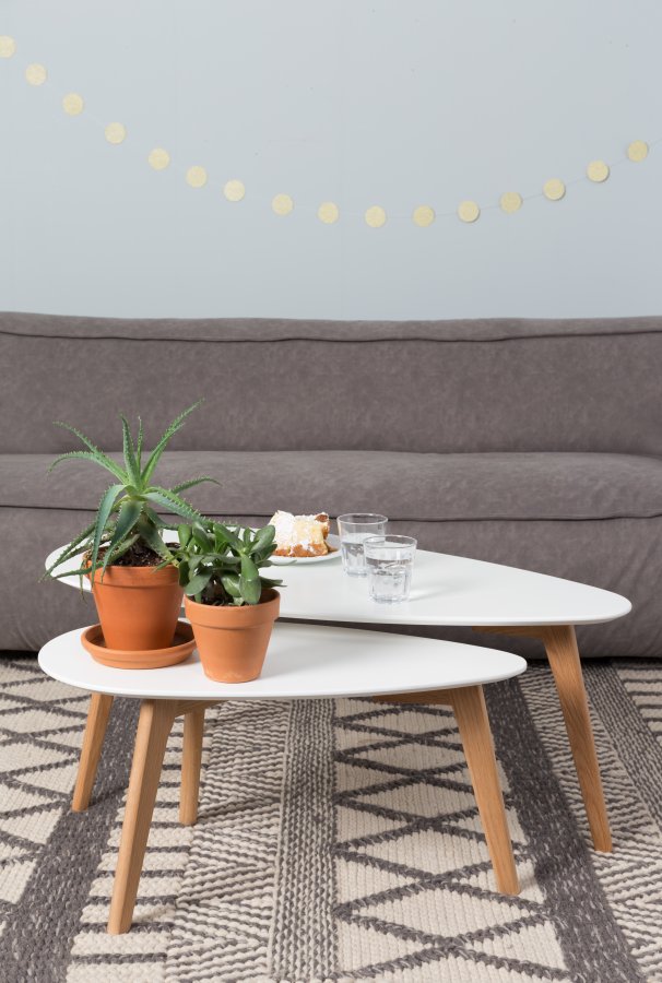 WHITE LABEL LIVING Drop sidebord - hvitt og naturlig tre (sett med 2)