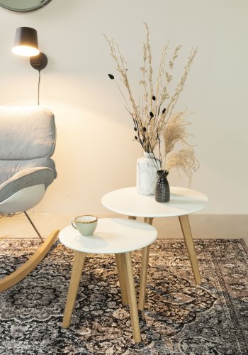 WHITE LABEL LIVING Bodine sidebord - hvitt og naturlig tre (sett med 2)