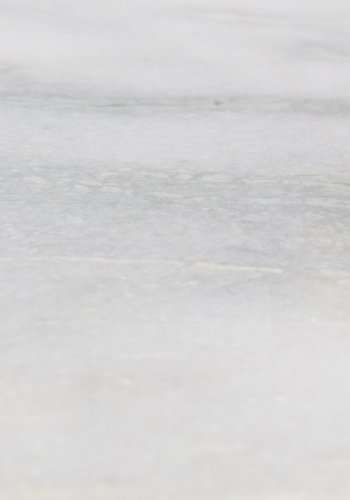 WHITE LABEL LIVING Timpa sidebord, rundt - hvit marmor og gullmetall (44,5)