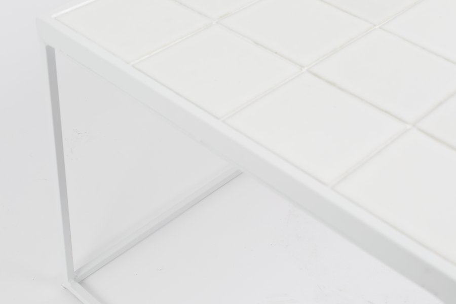 ZUIVER Glasert salongbord, rektangulrt - hvit keramikk og jern (93x42,5)