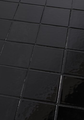 ZUIVER Glasert salongbord, rektangulrt - svart keramikk og jern (93x42,5)