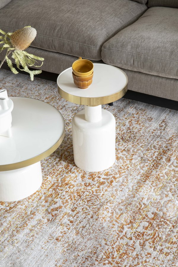 ZUIVER Glam sidebord, rundt - gullstl og hvitt emaljejern (36)