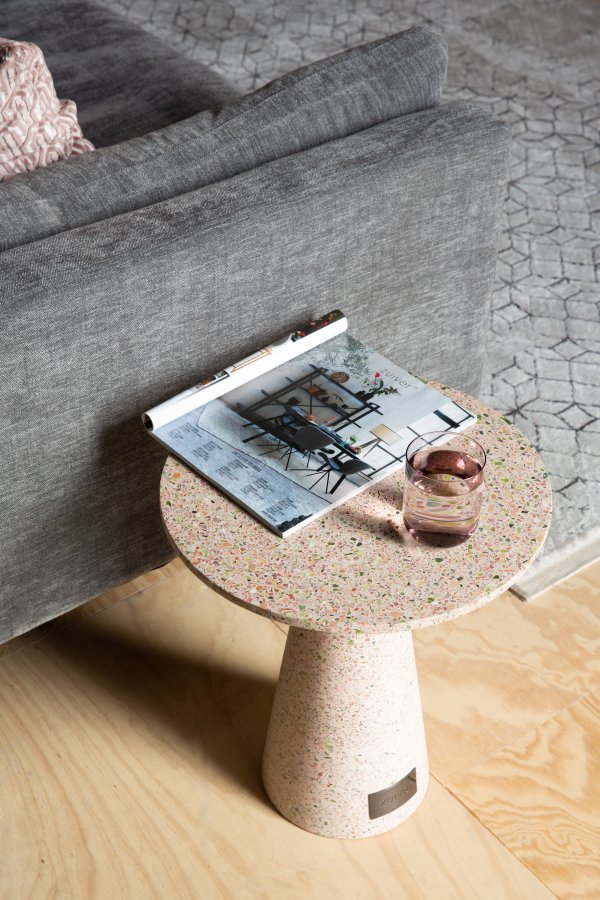 ZUIVER Victoria sidebord, rundt - rosa terrazzo (41)