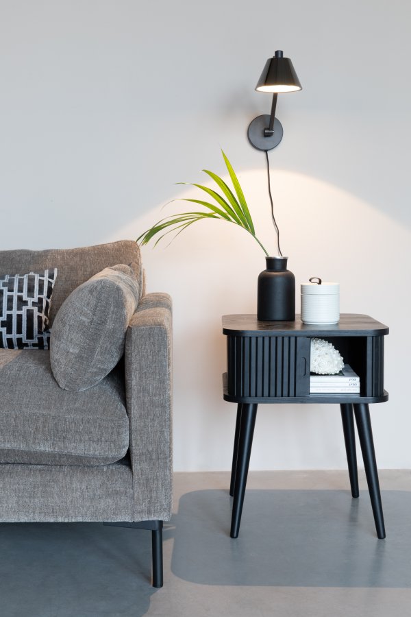 ZUIVER Barbier sidebord, m. 1 skyvedr - svart ask finer og gummitre (45x45)