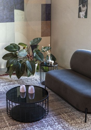 WHITE LABEL LIVING Lance M salongbord, rundt - svart glass og metall (60)