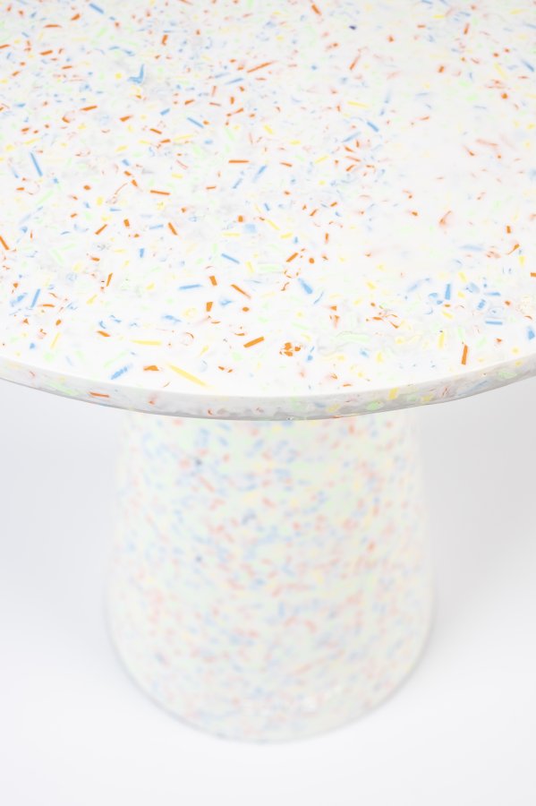 ZUIVER Victoria sidebord M, rundt - flerfarget resirkulert terrazzo (40)