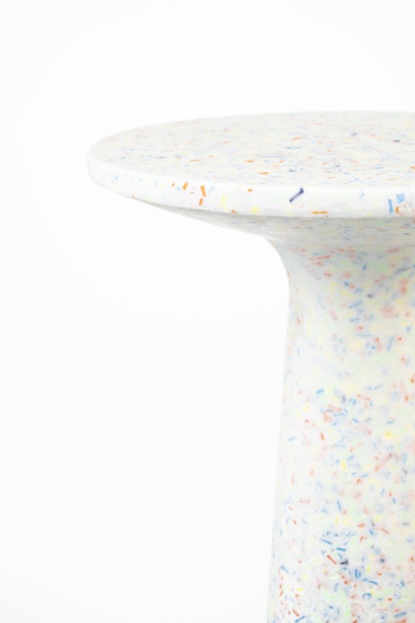 ZUIVER Victoria sidebord S, rundt - flerfarget resirkulert terrazzo (30)
