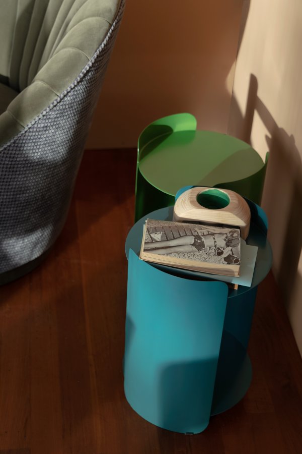 DUTCHBONE Navagio sidebord, m. 1 hylle, rund - grnt metall (31)