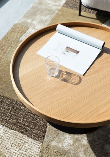 WHITE LABEL LIVING Yuri L sidebord, rundt - naturlig eikefiner og svart jern (70)