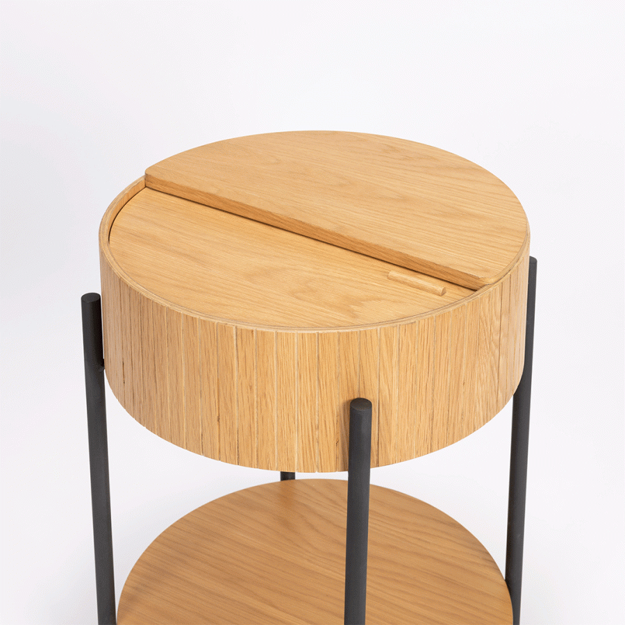 ZUIVER Slides sidebord, m. 1 rom og 1 hylle - naturlig eikefiner og svart metall (45)