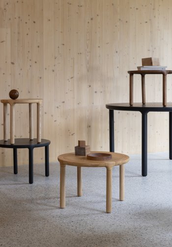 ZUIVER Storm sidebord, rundt - valnttfarget eikefiner og asketre (45)