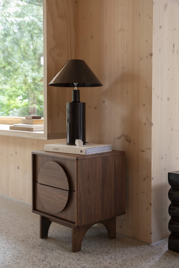 ZUIVER sidebord, m. 2 skuffer - brun valnttfinish og ask (45x40)