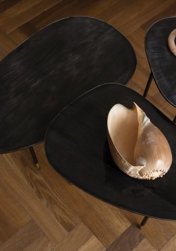 DUTCHBONE Phyllis sidebord, kologisk - svart mangotre og svart jern (sett med 3)