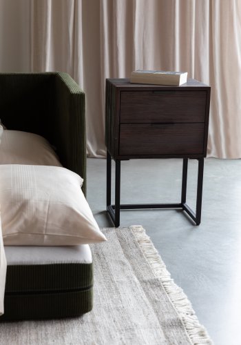 WHITE LABEL LIVING Webster sidebord, m. 2 skuffer - brun resirkulert teak og jern (40x30)