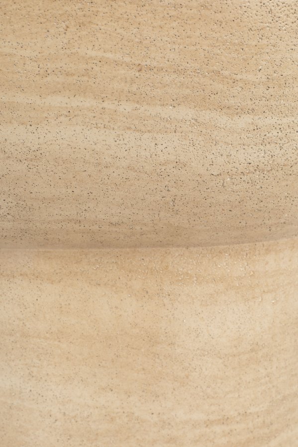 ZUIVER Noble sidebord, ovalt - beige betong med travertinlook (50x42)