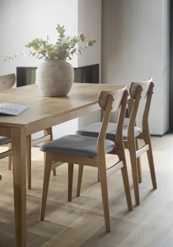 ROWICO Filippa spisebord - olieret eg, m. udtrk (180x90)