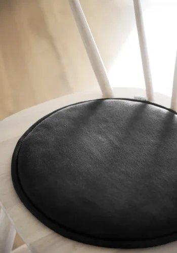 ROWICO Fulton setepute, rund - svart skinn-tekstil (38)