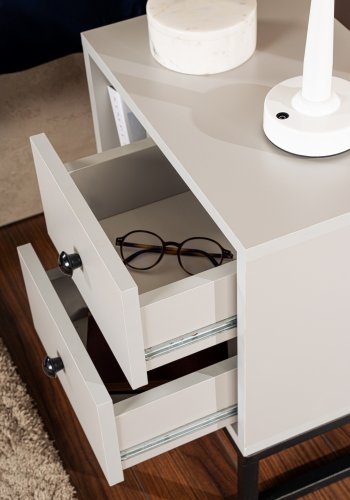 NORDVRK Glimmer nattbord, med 1 rom og 2 skuffer - gr melamin og sort metall (45,2x29,5)