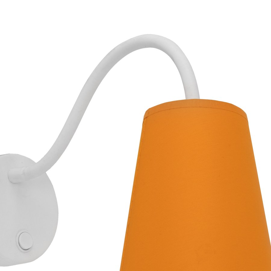 TK Trdfarve vegglampe - stoff og hvitmetall