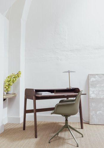 ZUIVER Barbier skrivebord, m. 1 borddr og 2 rom - brun valnttfinish og gummitre (110x61)