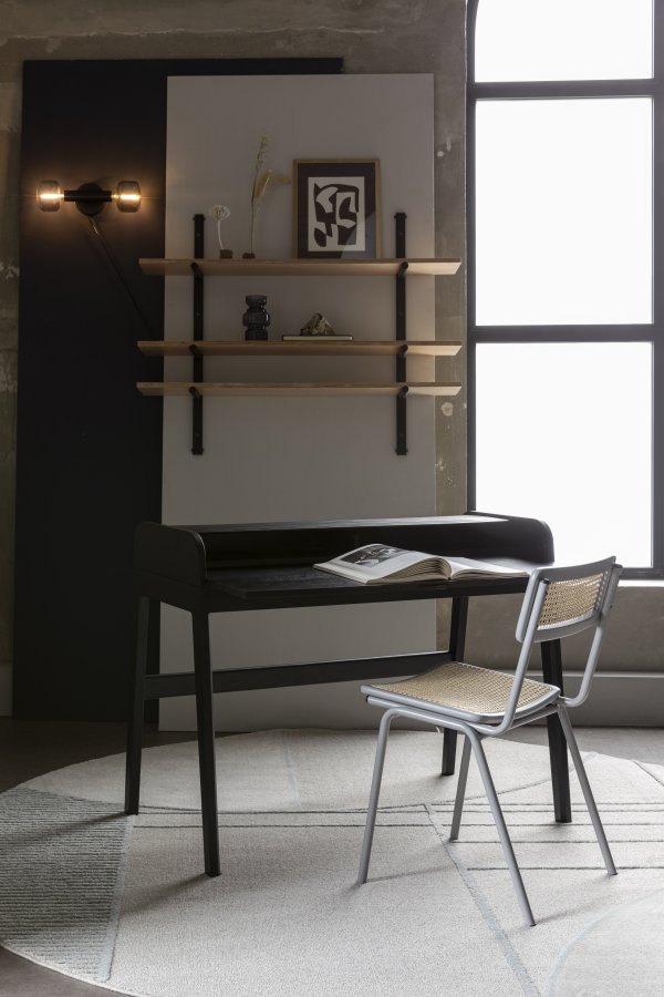 ZUIVER Barbier skrivebord, m. 1 borddr og 2 rom - svart eikefiner og gummitre (110x61)