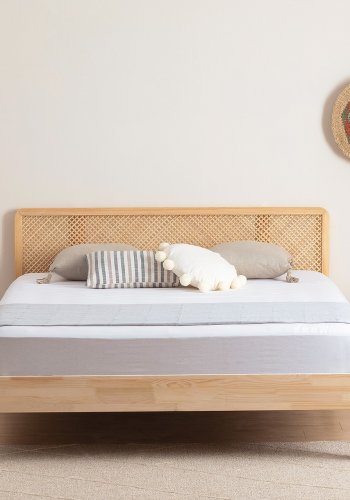 NORDVÄRK Izabelya 100 sengeramme, med hodegavl og lamellbunn - naturlig gran og tre (100x200)