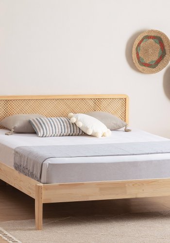 NORDVRK Izabelya 120 sengeramme, med hodegavl og lamellbunn - naturlig gran og tre (120x200)