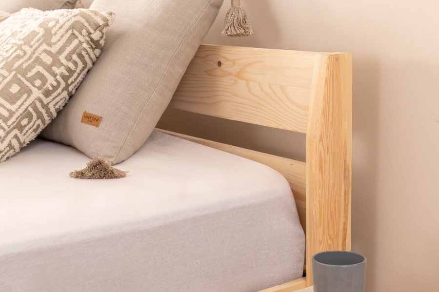 NORDVRK Venus 180 sengestamme, med hodegavl og ribbebunn - naturlig gran og furu (180x200)