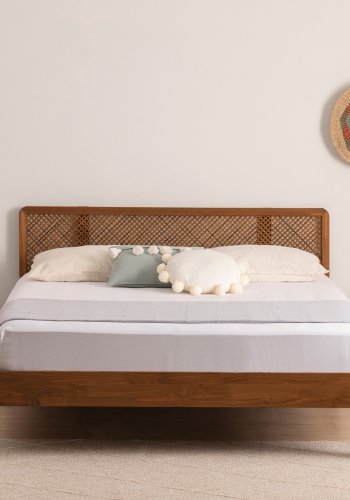 NORDVRK Izabelya 120 sengeramme, med hodegavl og lamellbunn - valnttfarget gran og tre (120x200)