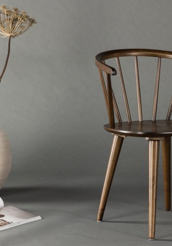 VENTURE DESIGN Bobby Esszimmerstuhl, mit Armlehnen – Kautschukholz in Mokka