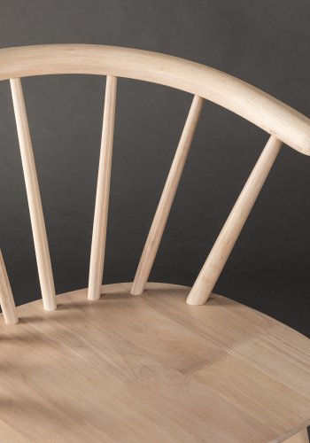 VENTURE DESIGN Bobby Esszimmerstuhl, mit Armlehnen  wei getnchtes Gummibaumholz