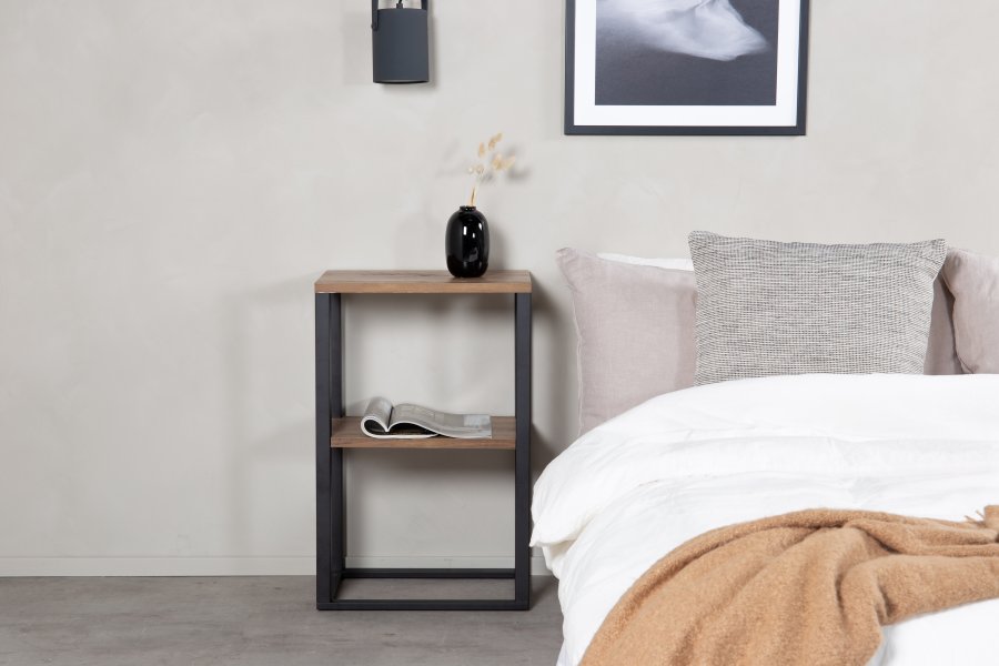 VENTURE DESIGN Rise sidebord, m. 1 hylle - teakfarget papirlaminat og sort stl (45x30)