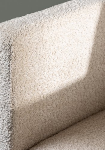 VENTURE DESIGN Ragusa lenestol, med armlener - hvit bouclé stoff