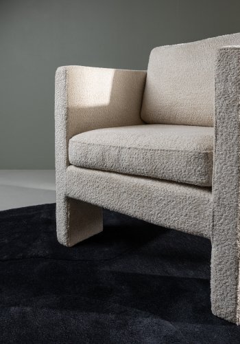 VENTURE DESIGN Ragusa lenestol, med armlener - hvit bouclé stoff