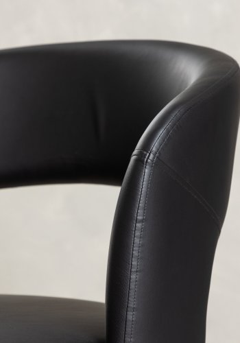 VENTURE DESIGN Mundo ftölj, m. armstöd - svart PU och svart stl