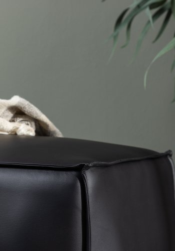 VENTURE DESIGN Palmero Puff Palermo Puff - Matt svart / Sort PU