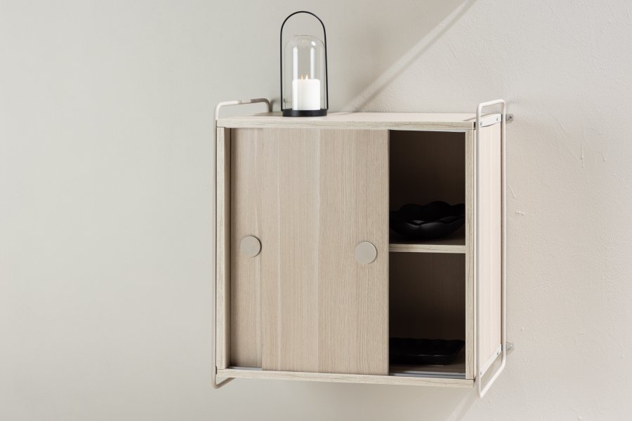 VENTURE DESIGN Paris veggskap, m. 2 skyvedrer - hvitkalket MDF (61x35x67,8cm)