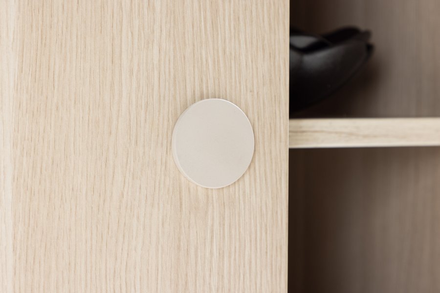 VENTURE DESIGN Paris veggskap, m. 2 skyvedrer - hvitkalket MDF (61x35x67,8cm)