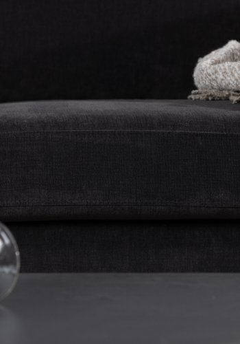 VENTURE DESIGN Antibes 2-pers. sofa - mrkegr velourstoff og metall