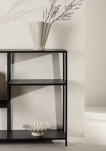 VENTURE DESIGN Puno sidebord, m. 3 hyller - svart stl (80x30)